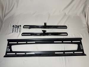 Rocketfish Tilting TV Wall Mount for 32"-90" TVs (Model RF-TVMLPT03V3)